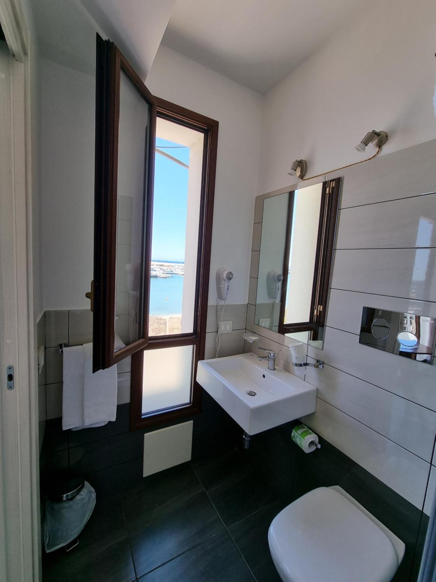 Aliai Hotel
