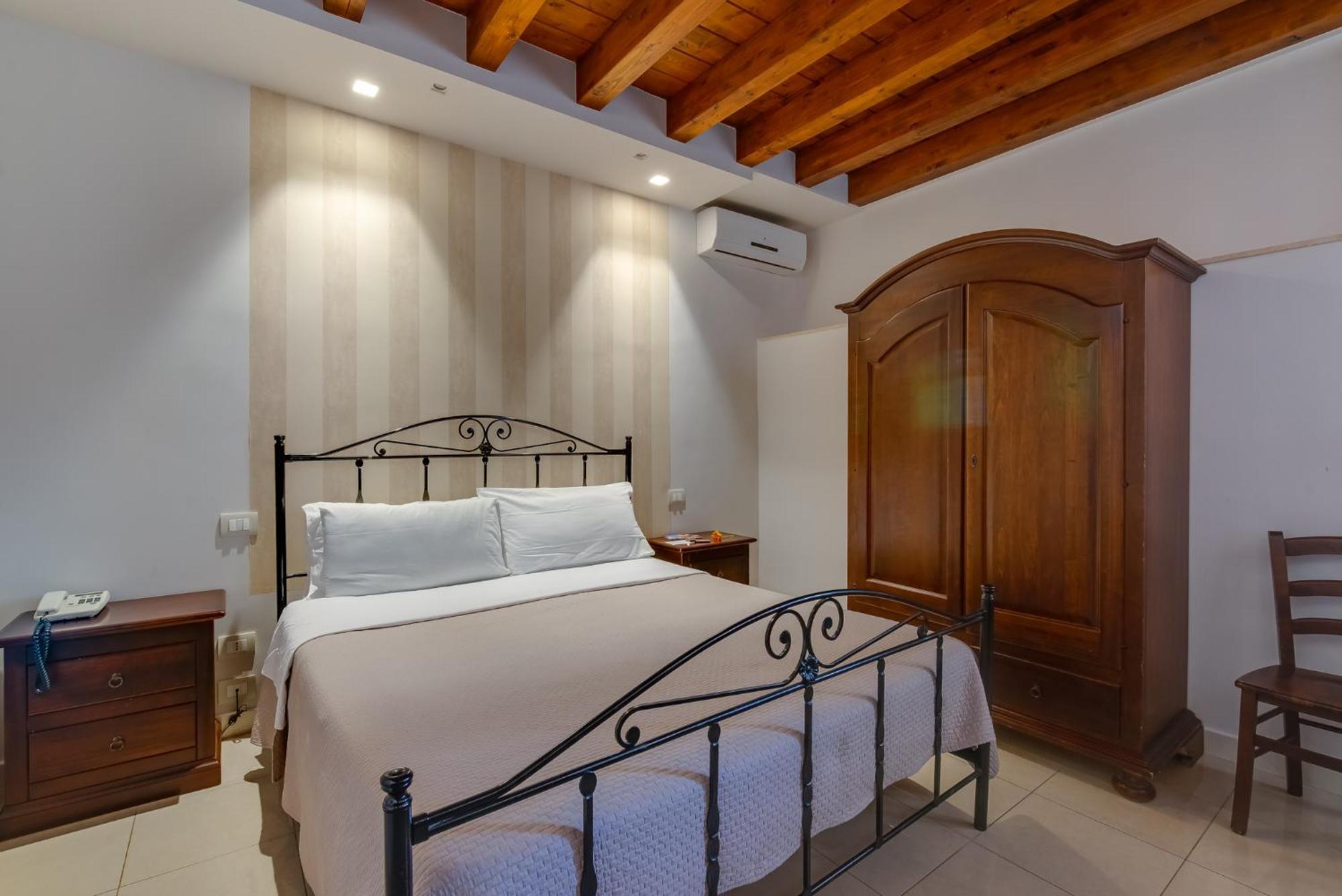 Aliai Hotel