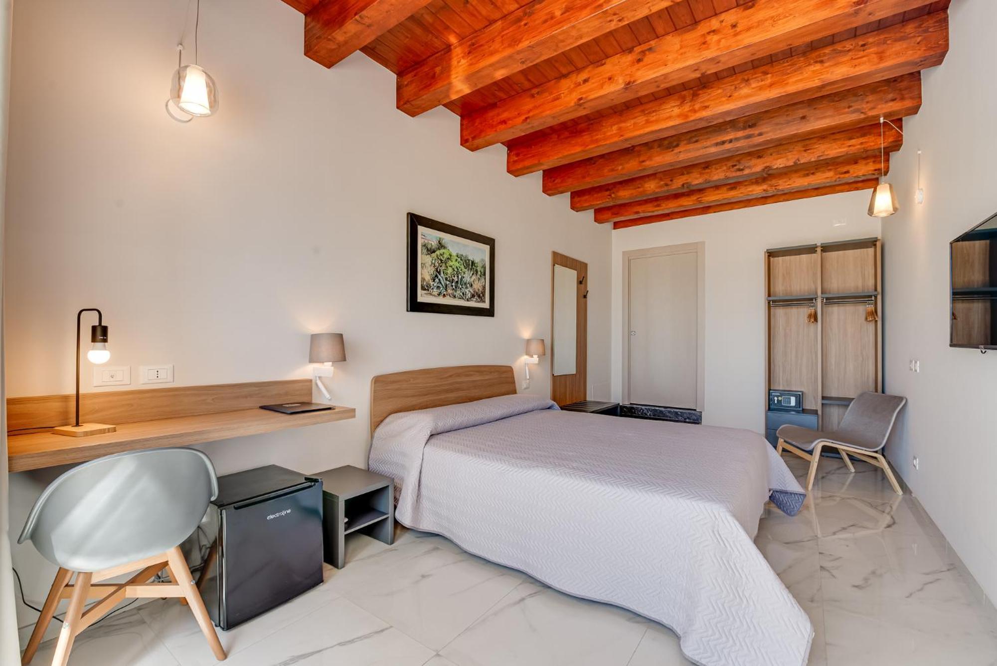 Aliai Hotel 3*